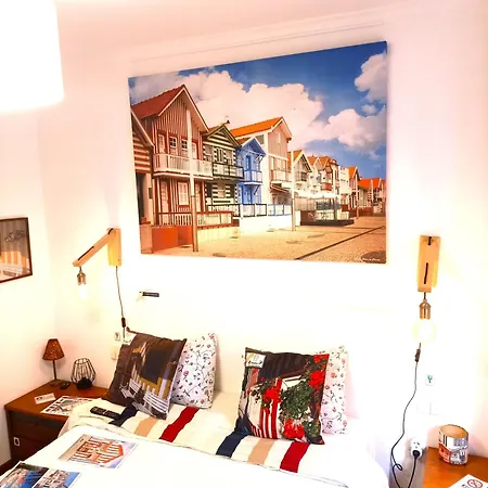 - It's There Проживание в семье Авейру