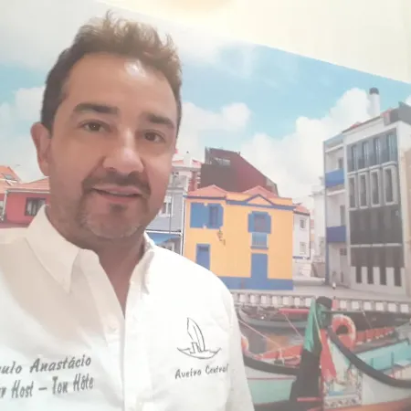 - It's There Проживание в семье Авейру